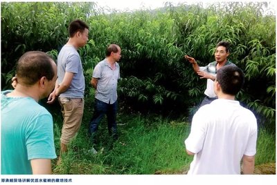 一手拿粉筆一手握鋤頭的首批“科特派”--記科技特派員、福建省南平市農(nóng)業(yè)學(xué)校教師鄭承根